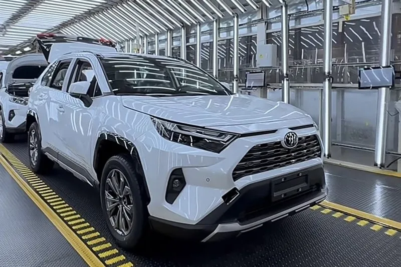 新型トヨタRAV4が23,915ドルから発売