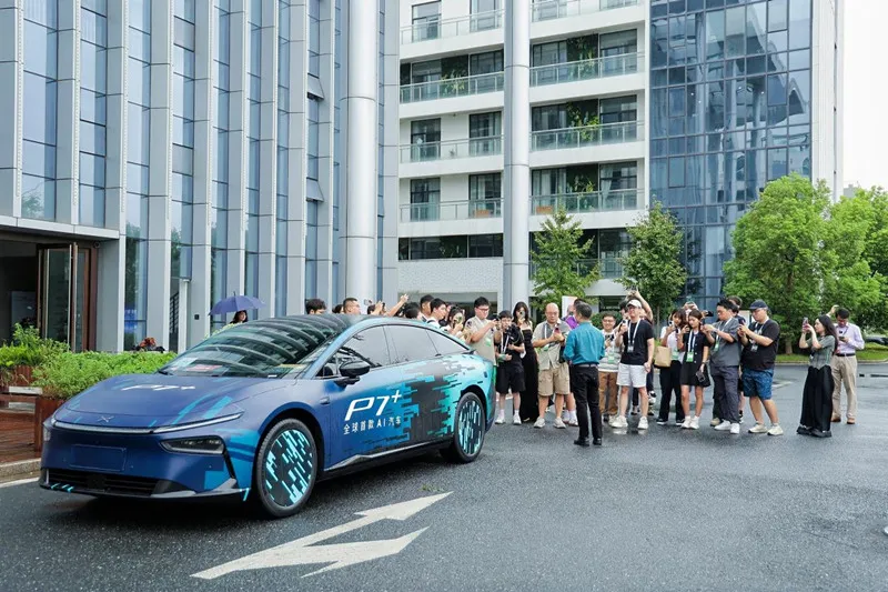 The world's first AI car? XPENG P7+ official spy photos will be officially released in the fourth quarter.