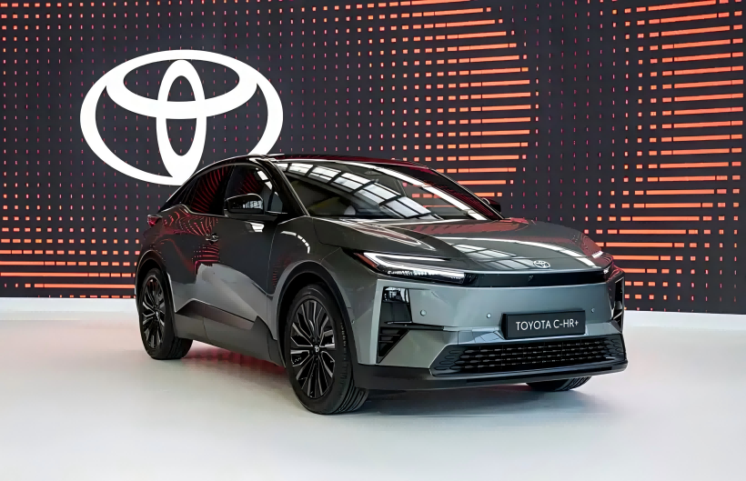 トヨタC-HR+ EV公式画像リリース：最大範囲600 kmのデュアルモーターAWDバージョン