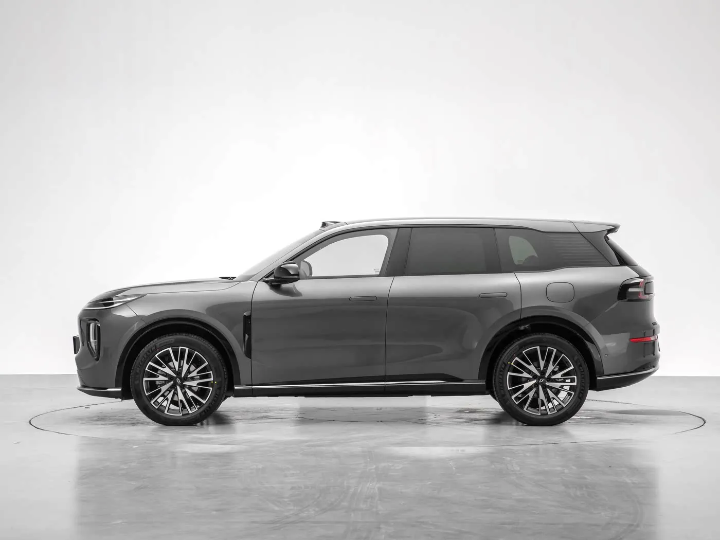 Tian Shu Intelligent DrivingおよびElectromagnetic Active Suspensionを装備したChangan Qiyuan Q07は、3月31日に優先予約のためにオープンするように設定されています。
