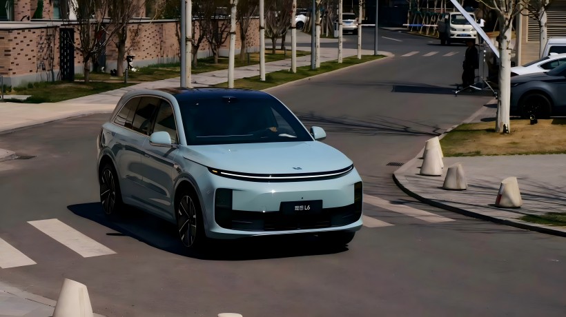 新しい理想的なL6の公式画像は、上海自動車ショーでデビューします。真新しいLidarを採用し、アップグレードされたチップがあります。